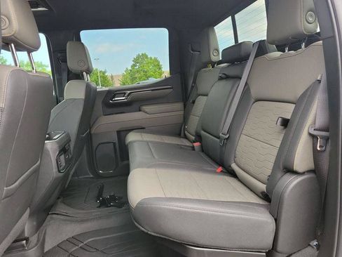 Used 2023 Chevrolet Silverado 1500 ZR2 w/ Technology Package AWD/4WD image 25