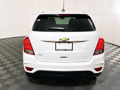Used 2020 Chevrolet Trax LS FWD image 4
