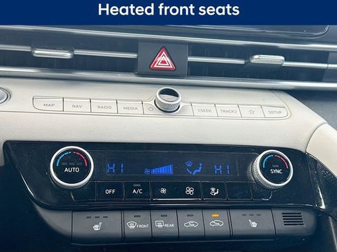 Used 2021 Hyundai Elantra Limited image 18