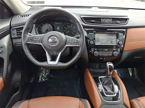 Used 2017 Nissan Rogue SL w/ SL Premium Package image 11