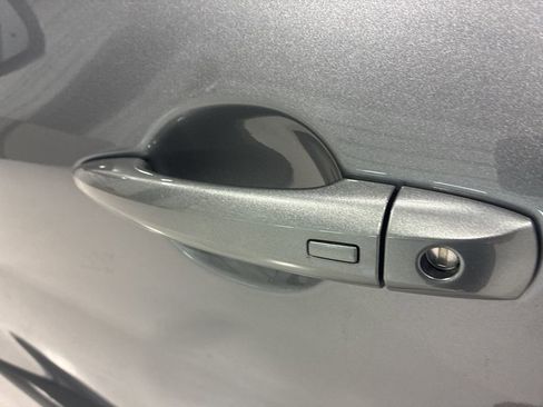 Used 2023 Nissan Rogue SV image 10