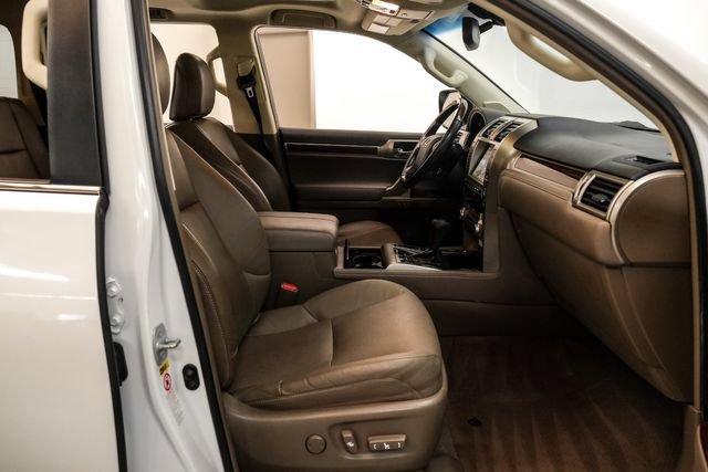 Used 2018 Lexus GX 460 Premium w/ Premium Package AWD/4WD image 29
