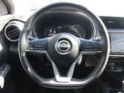 Used 2022 Nissan Kicks SV image 13
