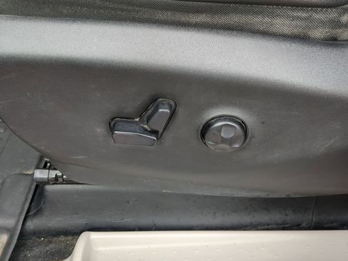 Used 2018 Chrysler Pacifica Touring-L Plus image 20