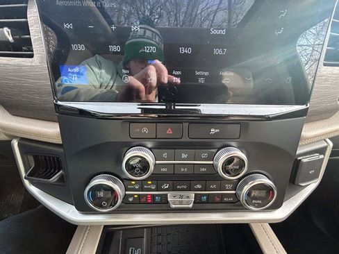 Used 2024 Ford Expedition Max Limited image 18