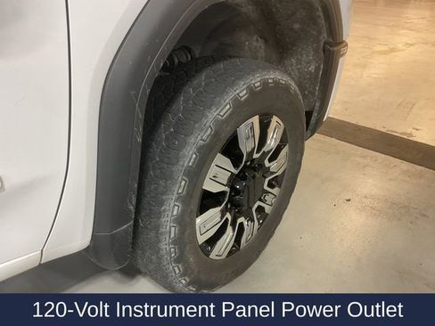 Used 2024 GMC Sierra 2500 AT4 w/ AT4 Preferred Package image 16