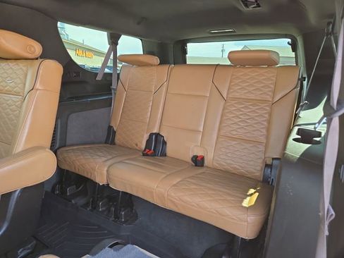 Used 2022 Cadillac Escalade ESV Premium Luxury AWD/4WD image 31