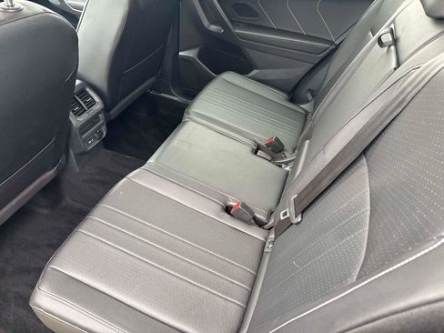 Used 2022 Volkswagen Tiguan SE image 14