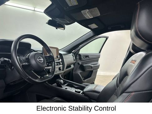Used 2023 Nissan Pathfinder Rock Creek AWD/4WD image 32