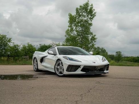 Used 2021 Chevrolet Corvette Stingray Premium Cpe w/ Z51 Performance Package RWD image 28