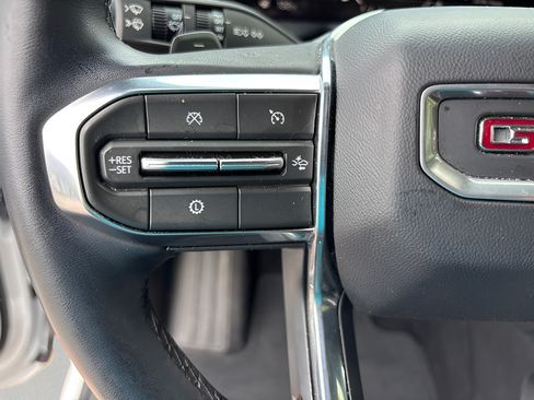 Used 2025 GMC Acadia Elevation FWD image 14