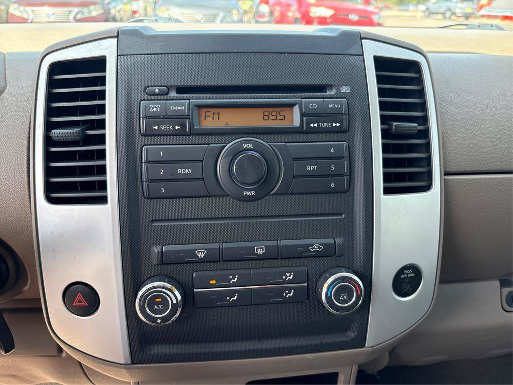 Used 2009 Nissan Frontier SE w/ SE Value Truck Pkg RWD image 35