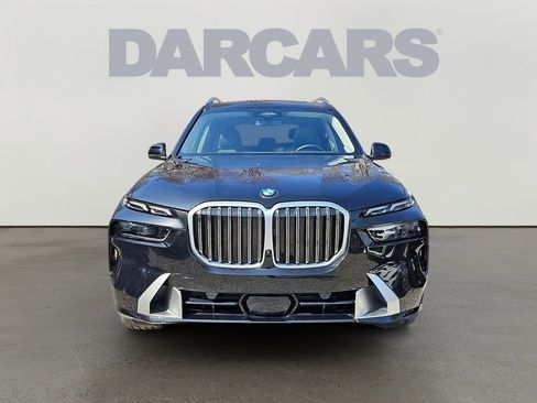 Used 2025 BMW X7 xDrive40i w/ Premium Package image 2