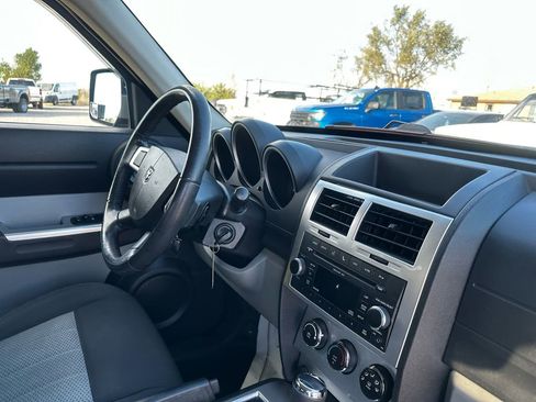 Used 2010 Dodge Nitro SXT image 17