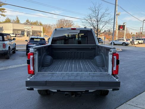 Used 2025 Ford F250 Platinum image 12