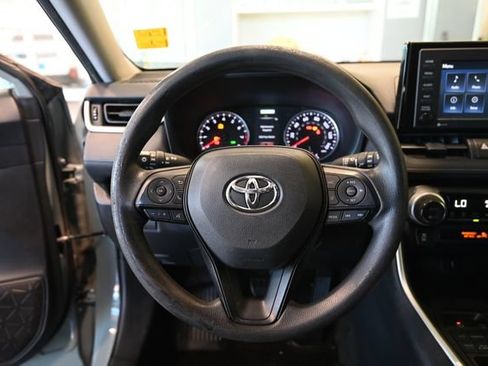 Used 2020 Toyota RAV4 XLE AWD/4WD image 5