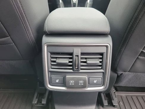 Used 2024 Subaru Forester Touring image 32