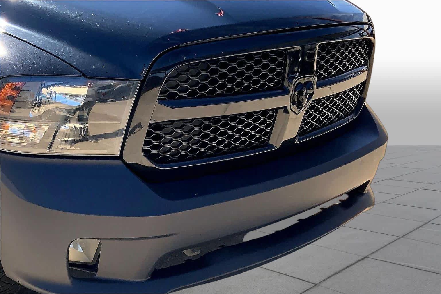 Used 2015 RAM 1500 Express RWD image 27