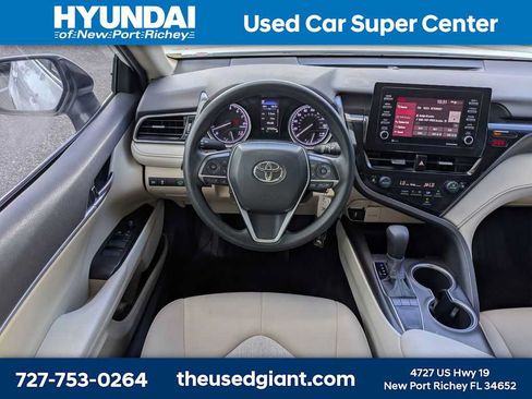 Used 2022 Toyota Camry LE FWD image 16