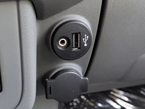 Used 2020 Nissan Frontier SV AWD/4WD image 20