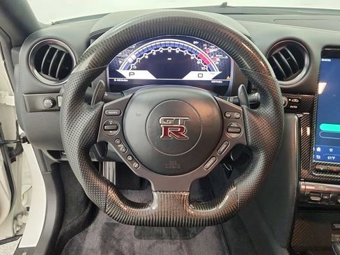 Used 2016 Nissan GT-R Premium AWD/4WD image 32
