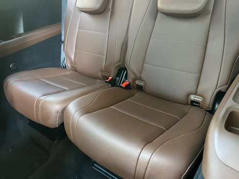 Certified 2024 Mercedes-Benz GLS 450 4MATIC image 36