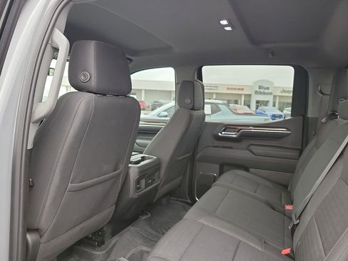 Used 2024 Chevrolet Silverado 1500 LT image 9