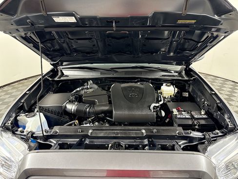 Certified 2023 Toyota Tacoma TRD Off-Road AWD/4WD image 27