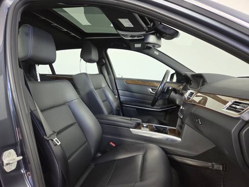 Used 2016 Mercedes-Benz E 350 4MATIC Sedan image 30