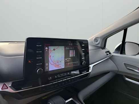 Used 2024 Toyota Sienna XLE w/ XLE Plus Package image 37