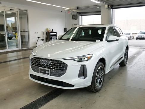 Certified 2025 Audi Q5 2.0T Premium Plus w/ Premium Plus image 3