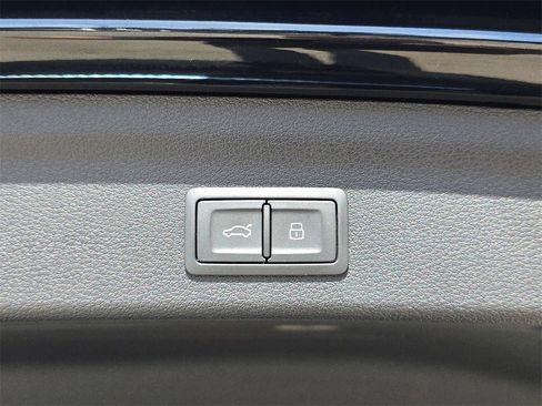 Certified 2025 Audi Q3 2.0T Premium w/ Convenience Package image 13