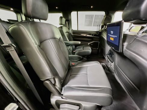 Used 2022 Jeep Wagoneer Series III w/ Rear Seat Video Group 1 AWD/4WD image 30