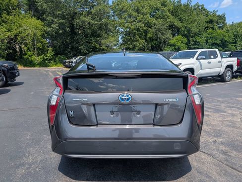 Used 2016 Toyota Prius Three FWD image 6