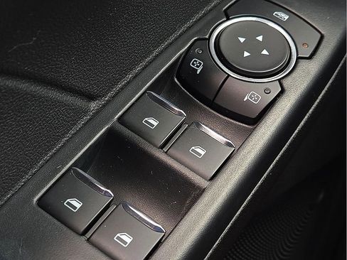 Used 2025 Ford Escape ST-Line FWD image 16