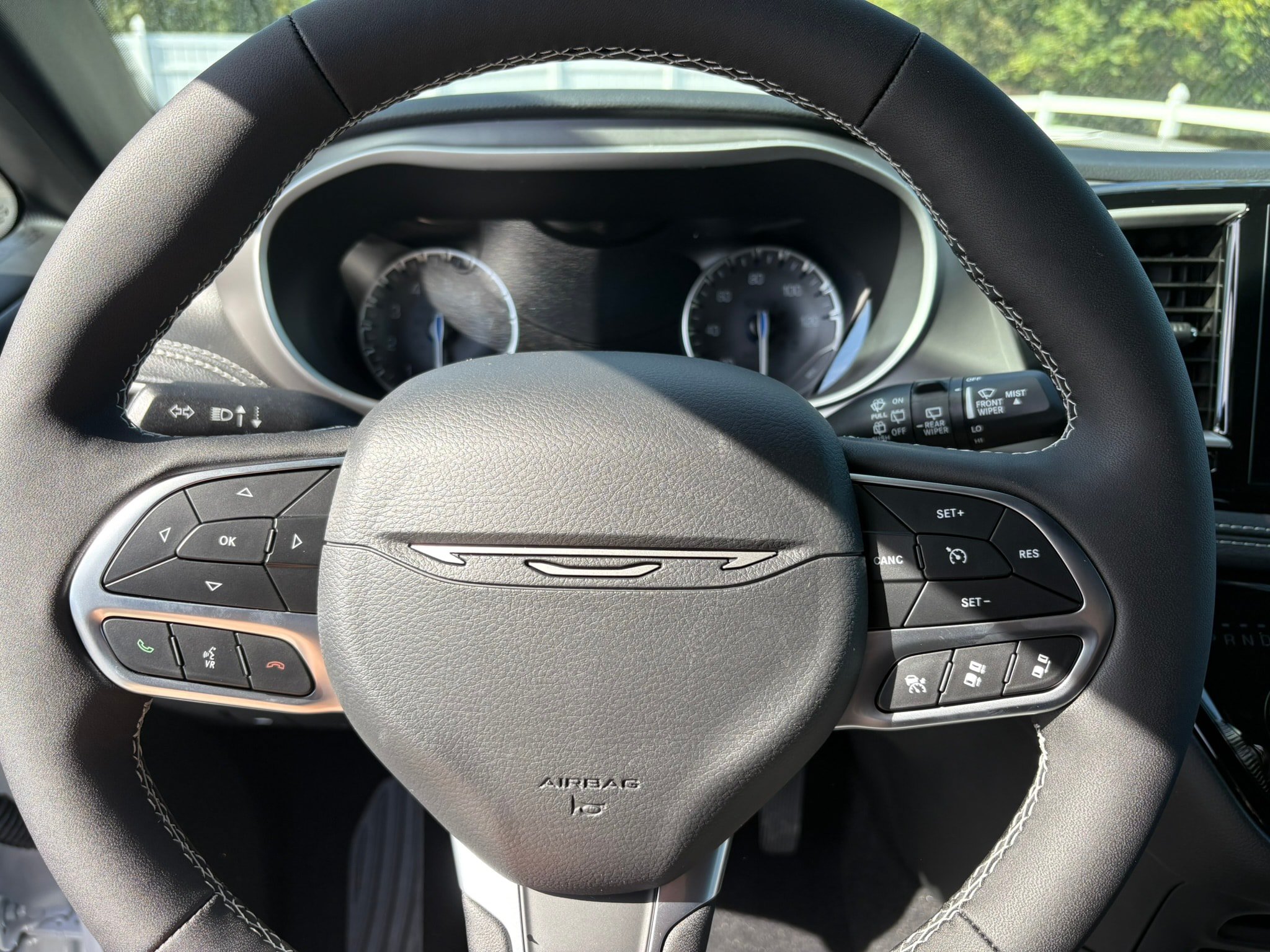 New 2027 Chrysler Pacifica Select FWD image 19