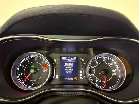 Used 2019 Jeep Cherokee Latitude Plus w/ Comfort/Convenience Group AWD/4WD image 23