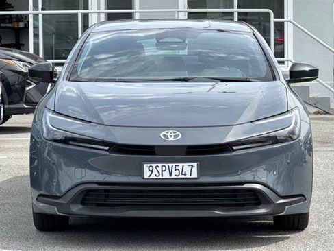 Used 2025 Toyota Prius LE FWD image 8