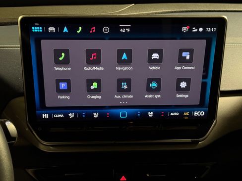 Used 2025 Volkswagen ID.4 Pro S image 28