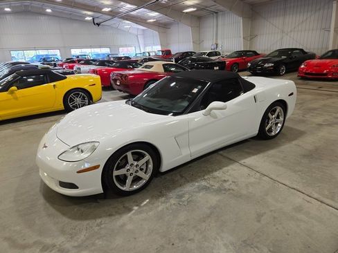 Used 2005 Chevrolet Corvette Convertible w/ Preferred Equipment Group image 18