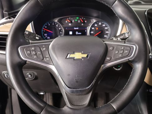 Used 2023 Chevrolet Equinox Premier image 3
