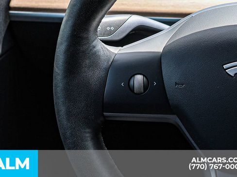 Used 2022 Tesla Model Y Long Range image 28