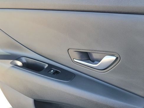 Certified 2025 Hyundai Elantra Hybrid FWD image 23