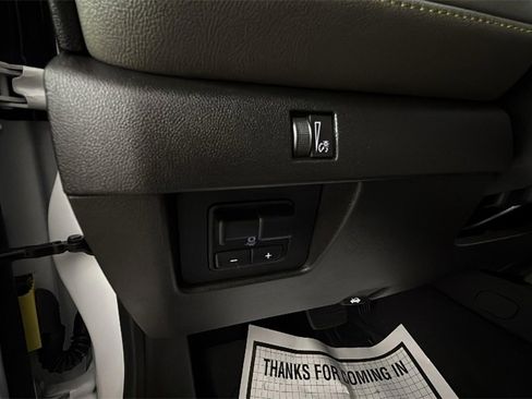 Used 2024 Chevrolet Colorado ZR2 w/ Technology Package image 28