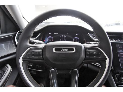 Used 2023 Jeep Grand Cherokee L Laredo RWD image 17