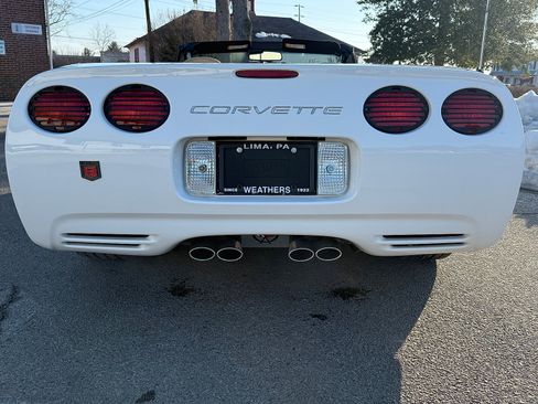 Used 2004 Chevrolet Corvette Convertible w/ Preferred Equipment Group image 11