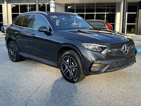 Certified 2025 Mercedes-Benz GLC 300 4MATIC image 4