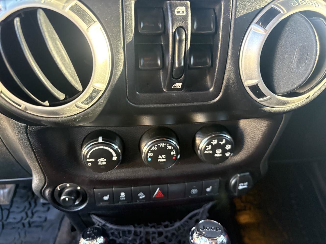 Used 2017 Jeep Wrangler Unlimited Sahara w/ Trailer Tow Group AWD/4WD image 26
