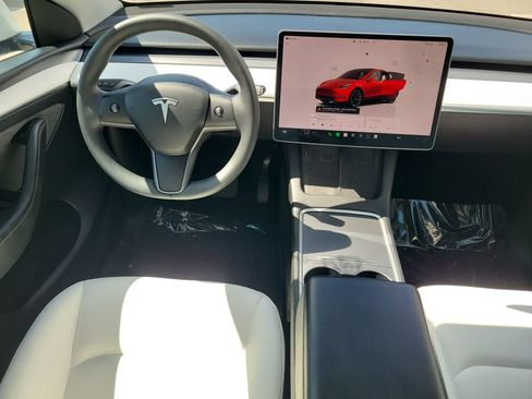 Used 2023 Tesla Model Y Long Range AWD/4WD image 25