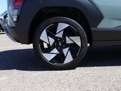 Used 2024 Hyundai Kona Limited AWD/4WD image 12